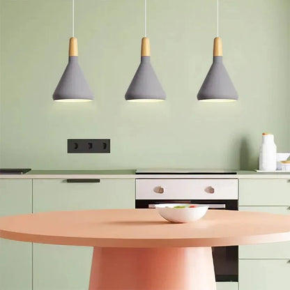 Elegante conische metalen hanglamp geïnspireerd op Franse macarons