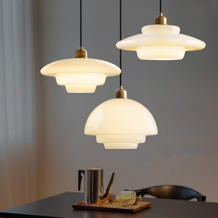 elegante witte glazen hanglamp voor een stralende verlichting