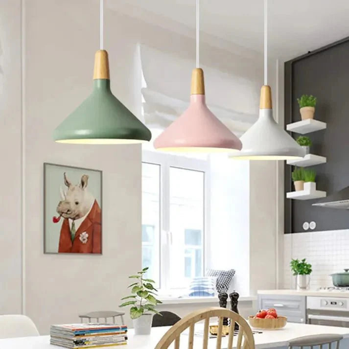 elegante conische metalen hanglamp geïnspireerd op franse macarons