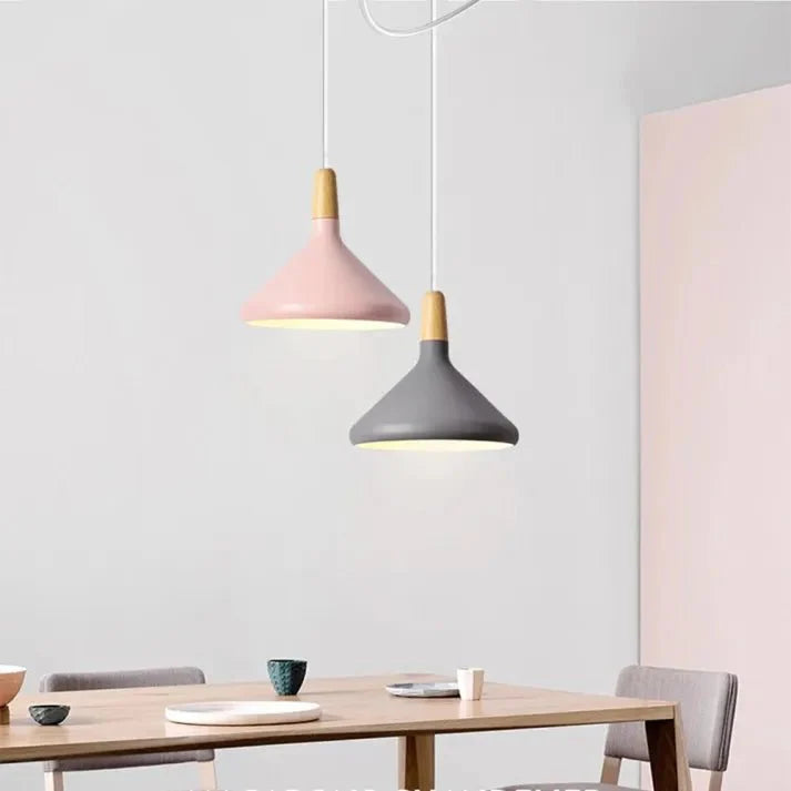 elegante conische metalen hanglamp geïnspireerd op franse macarons