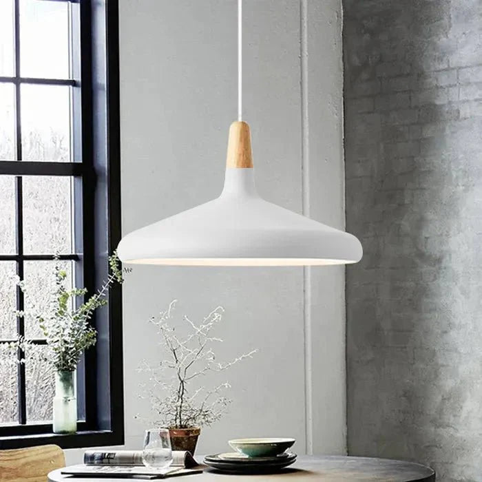 elegante conische metalen hanglamp geïnspireerd op franse macarons