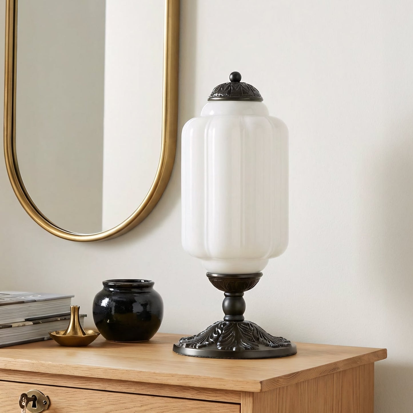 lumi eloise tafellamp in frans retro-stijl, crèmekleurig glas met structuur