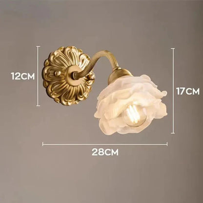 Elegant Vintage Koperen Bloemblad Glazen Wandlamp voor een Warmere Sfeer