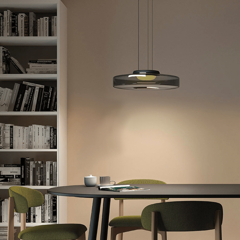 stijlvolle bauhaus glazen hanglampen voor een modern interieur