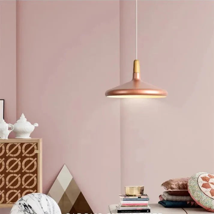 elegante conische metalen hanglamp geïnspireerd op franse macarons