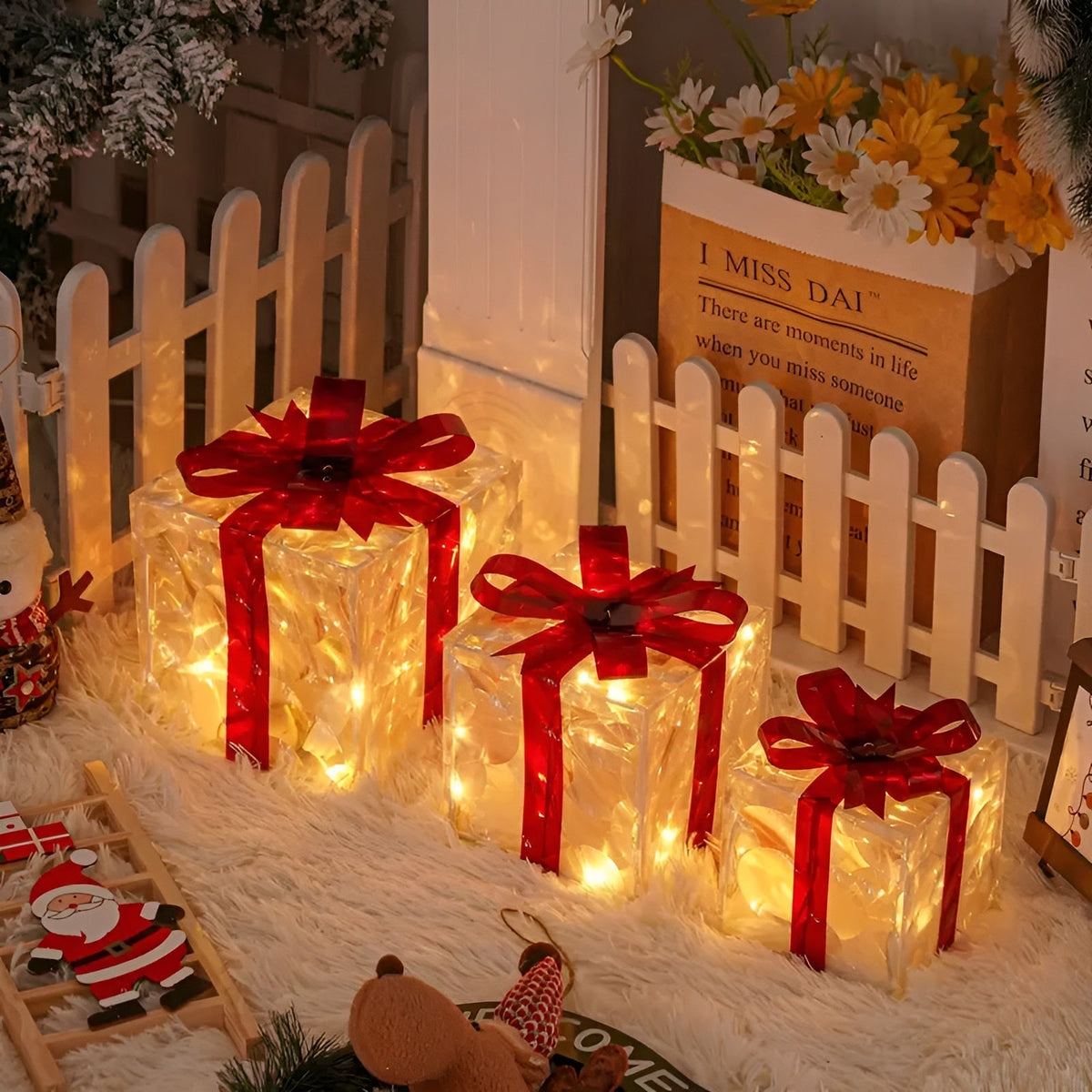 set transparante dozen gevuld met feestelijke decoratie