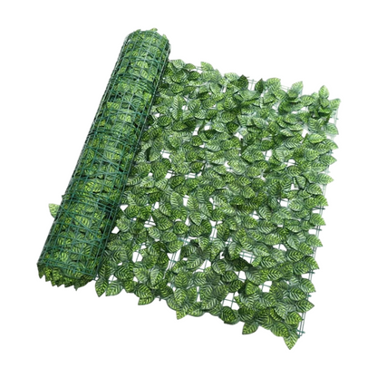 Kunstmatige privacy schuttingpaneel met groene bladeren voor tuin en balkon