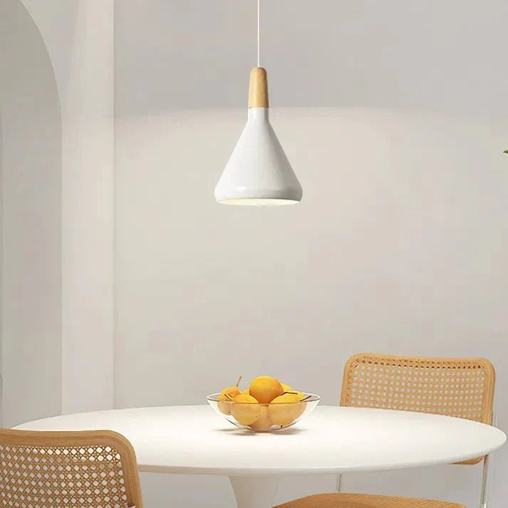 elegante conische metalen hanglamp geïnspireerd op franse macarons