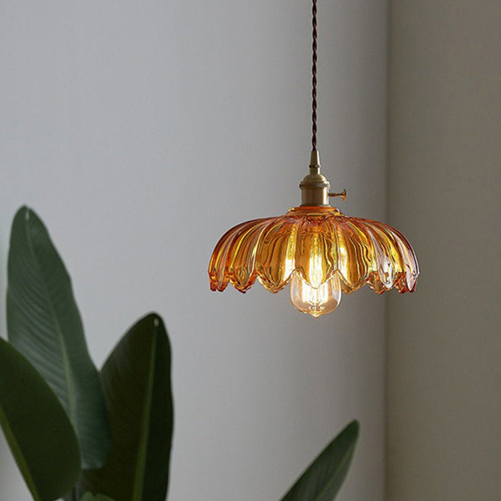 stijlvolle vintage glazen bloemenhanglamp voor een sfeervolle ambiance