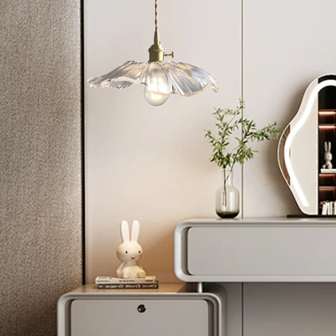 Vintage glazen hanglamp in lotusdesign