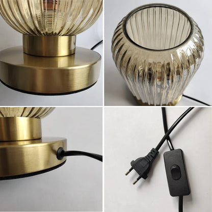 Amberkleurige glazen tafellamp Scandinavisch design