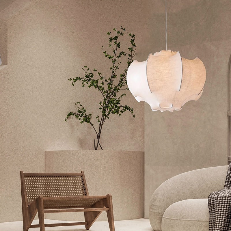 franse vintage zijden hanglamp voor naast het bed