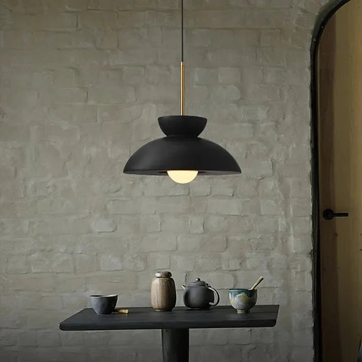 stijlvolle scandinavische augustus hanglamp voor een elegante eetkamer