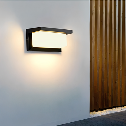 Moderne buitenwandlamp van aluminium met ingebouwde bewegingssensor