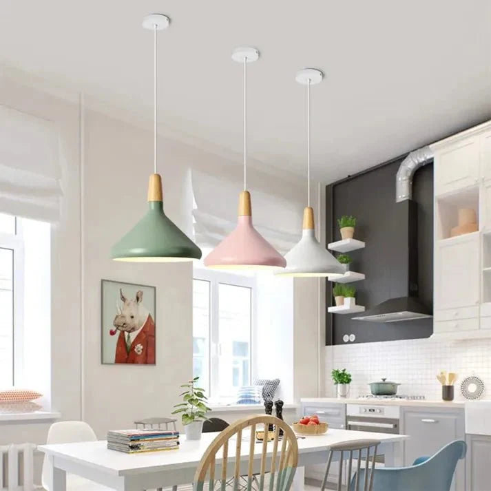 elegante conische metalen hanglamp geïnspireerd op franse macarons