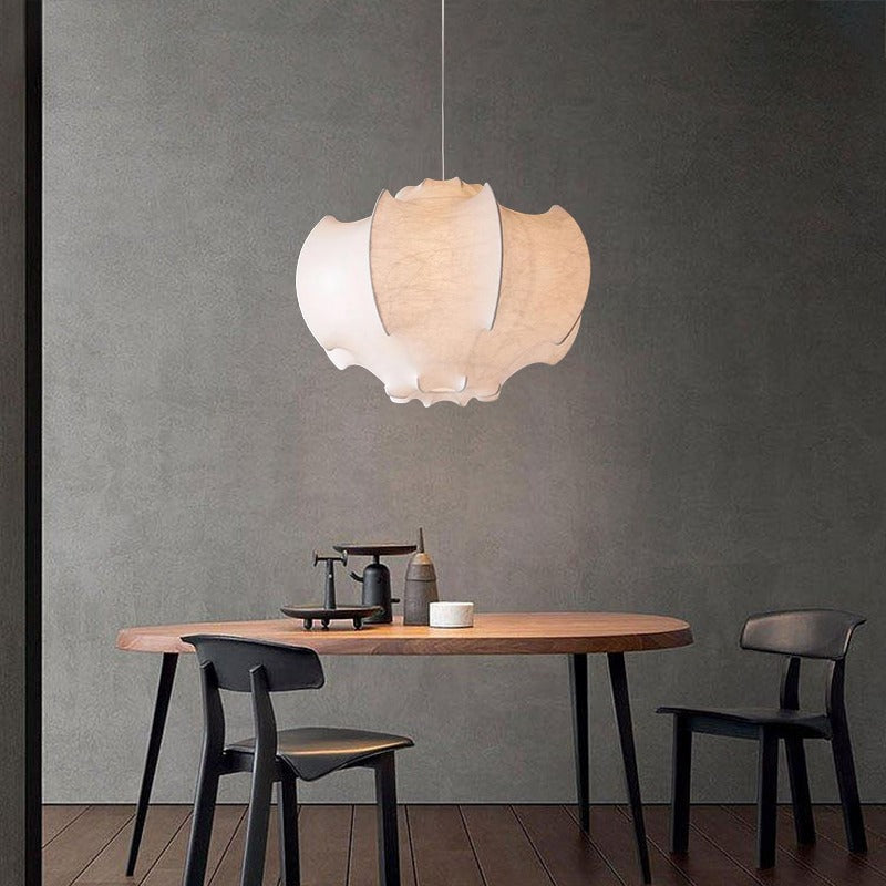 franse vintage zijden hanglamp voor naast het bed