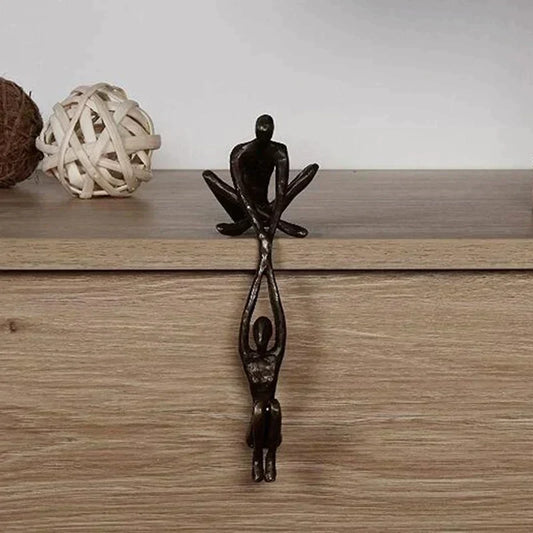 Decoratief beeldje met het thema liefde en kracht