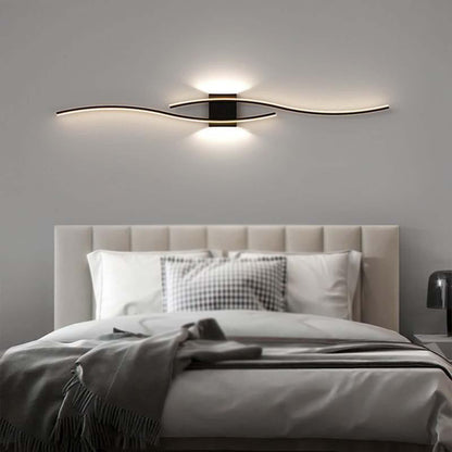 Spiegellamp met geïntegreerde ledverlichting aan de wand