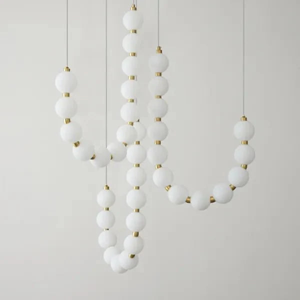 elegante witte ketting kroonluchter voor een betoverende sfeer