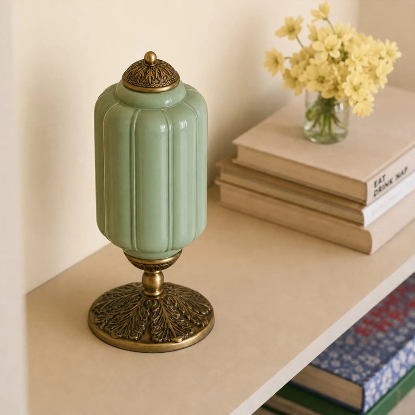 lumi eloise tafellamp in frans retro-stijl, crèmekleurig glas met structuur