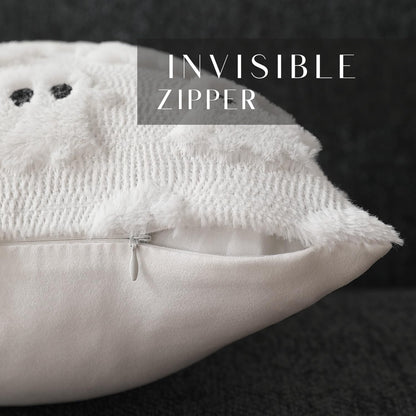 Set witte kussenhoezen met spookmotief als halloween decoratie