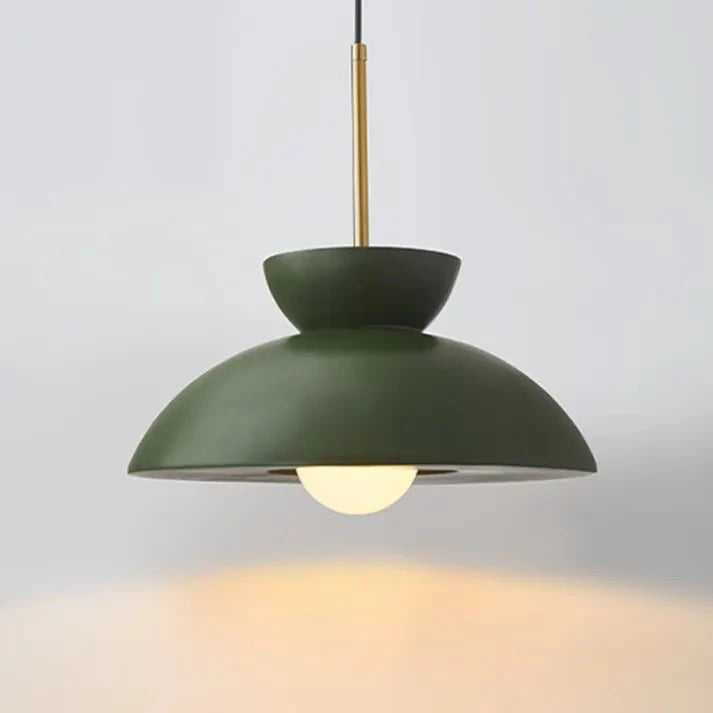 stijlvolle scandinavische augustus hanglamp voor een elegante eetkamer