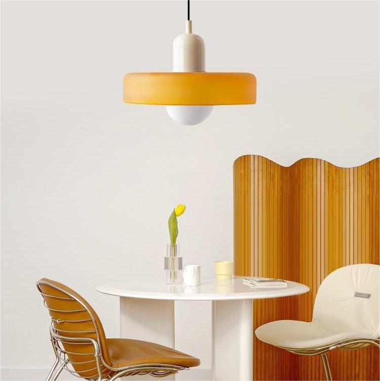 stijlvolle bauhaus hanglamp van elegante kleurige glas