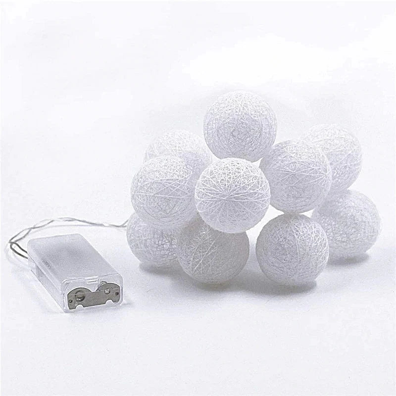 slinger met katoenen bolletjes decoratieve binnenverlichting