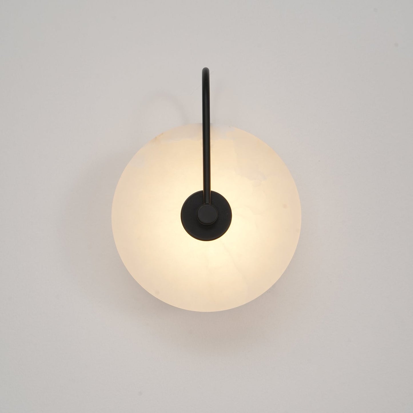 elegante alabaster led wandlamp voor een sfeervolle verlichting