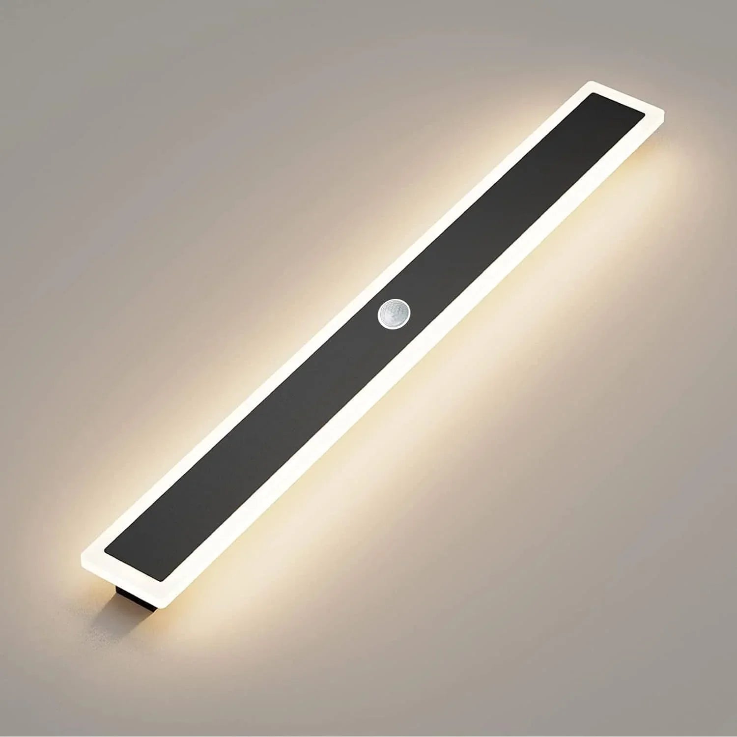 Buitenlamp aan de muur met elegante lichtuitstraling