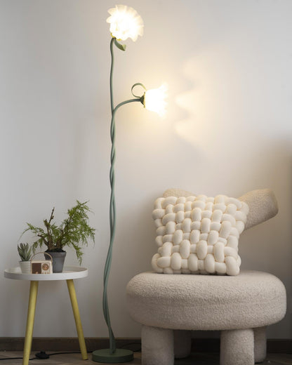 Elegante Calla Bloemen Vloerlamp voor een Sfeervolle Interieurverlichting