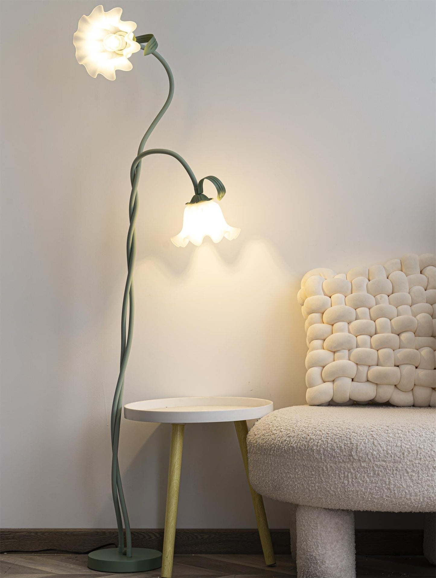 elegante calla bloemen vloerlamp voor een sfeervolle interieurverlichting