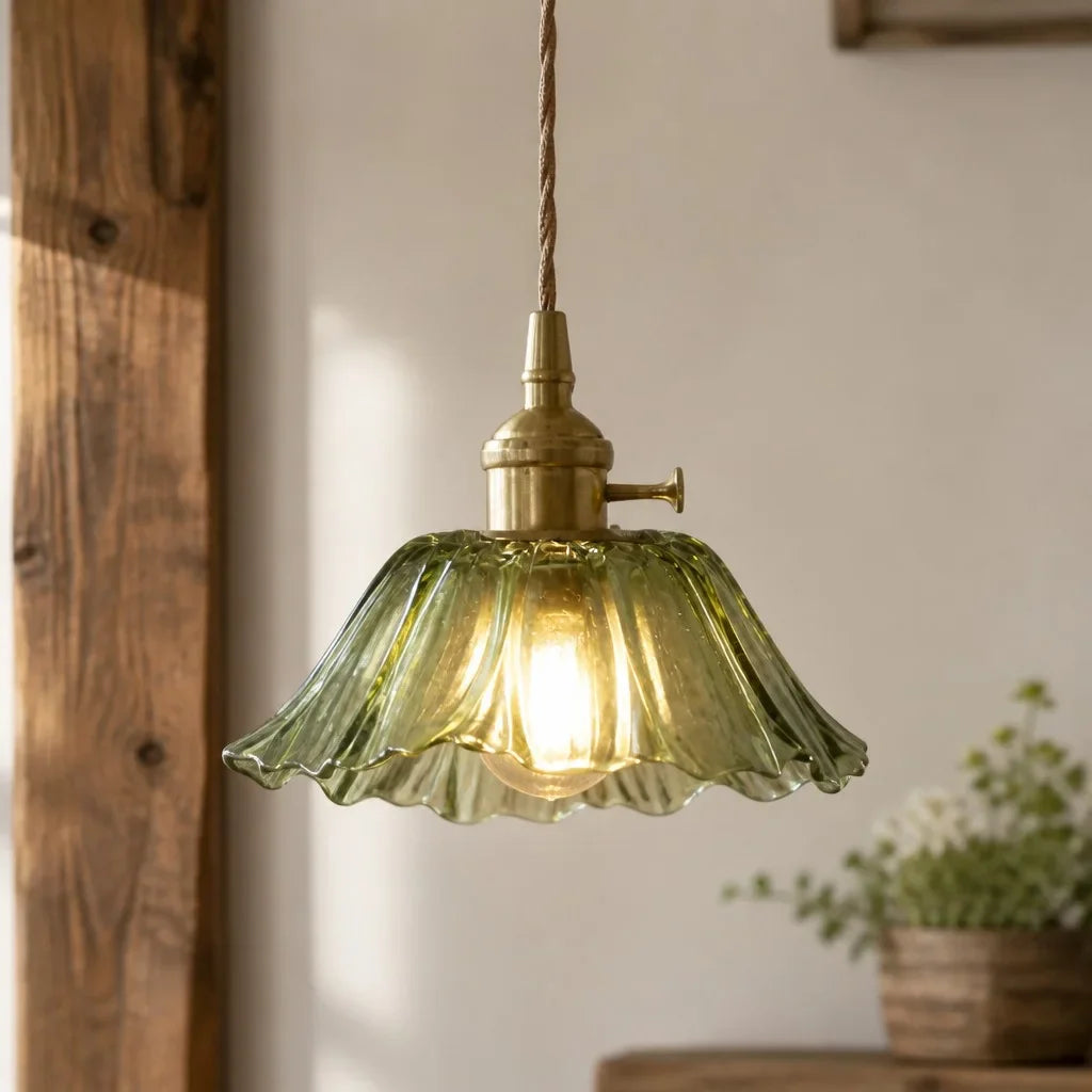 vintage pendellamp van glas met bloemvormig ontwerp