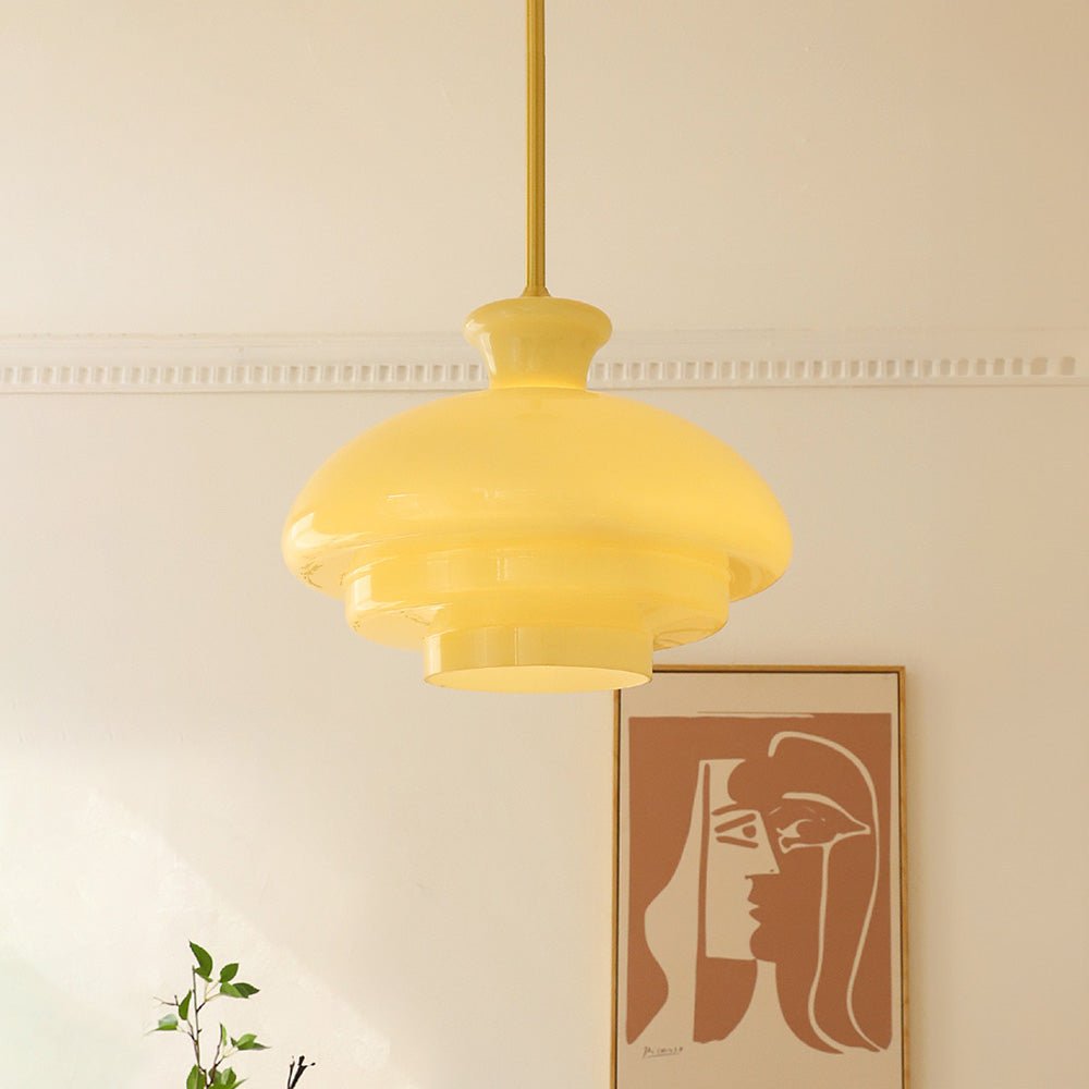 stijlvolle bauhaus hanglamp met elegant roomgeel glas