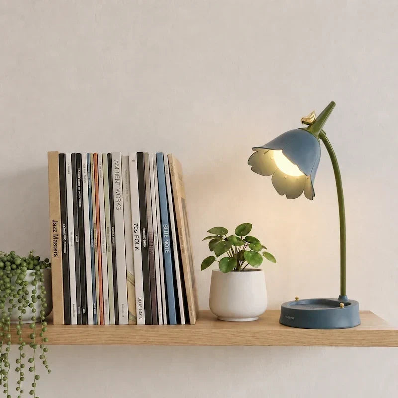 LED-leeslamp met flexibele hals en smartphonehouder in bloemdesign
