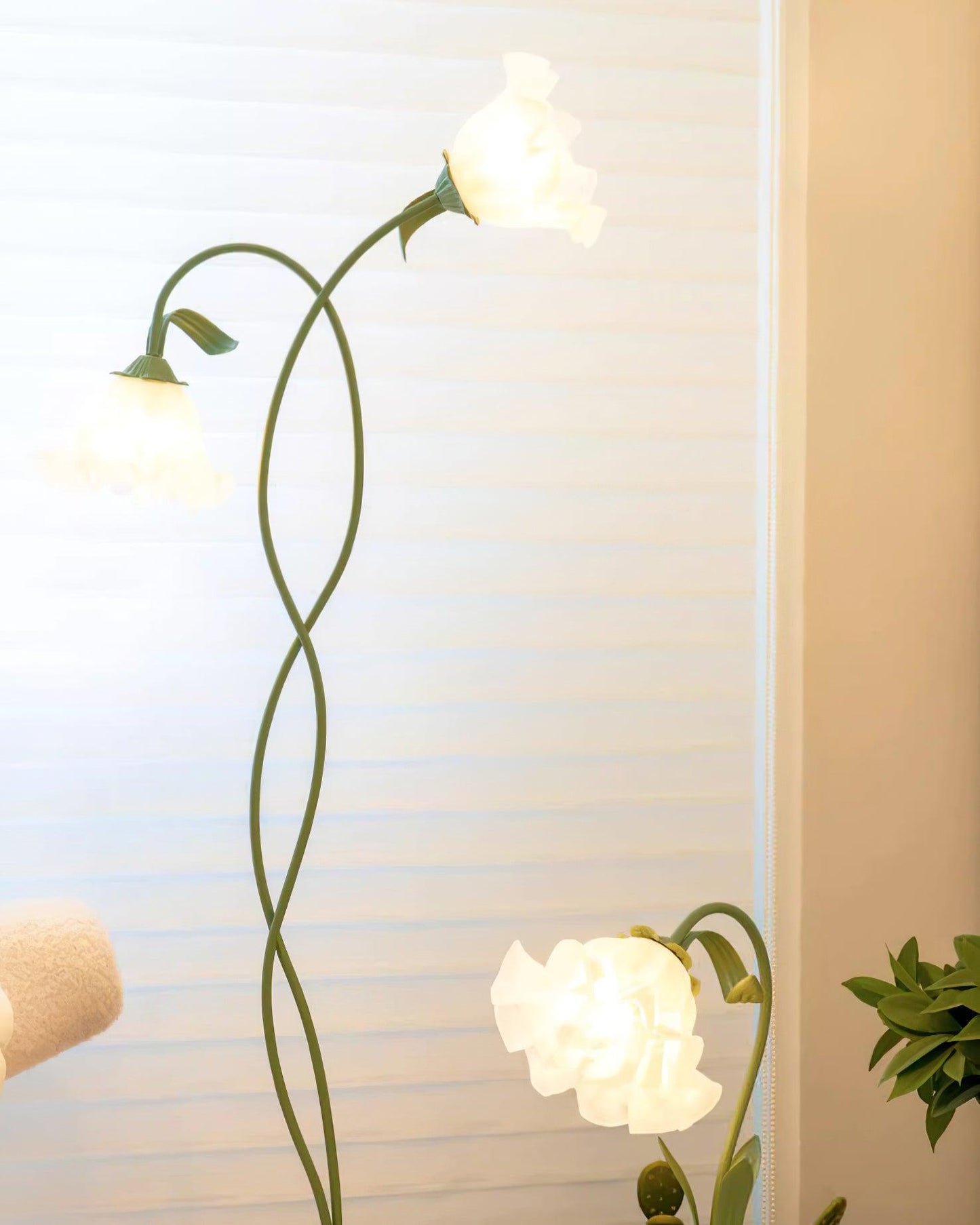 elegante calla bloemen vloerlamp voor een sfeervolle interieurverlichting