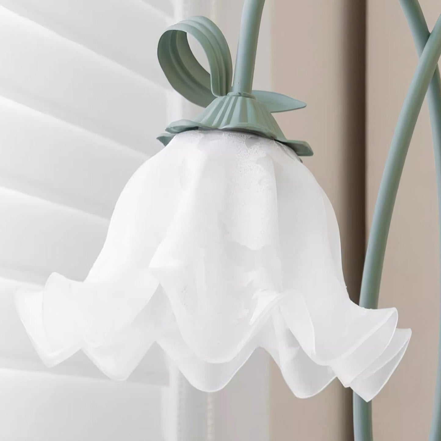 elegante calla bloemen vloerlamp voor een sfeervolle interieurverlichting