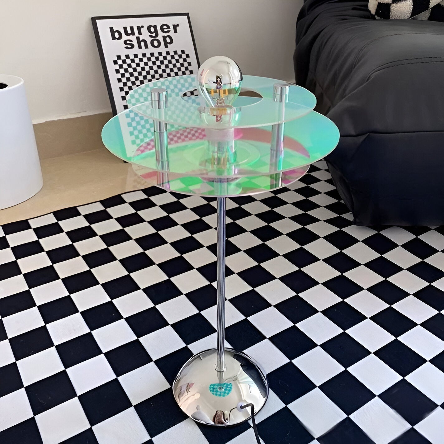Moderne tafellamp met vintage details en ingebouwde ledverlichting