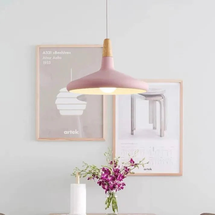 elegante conische metalen hanglamp geïnspireerd op franse macarons