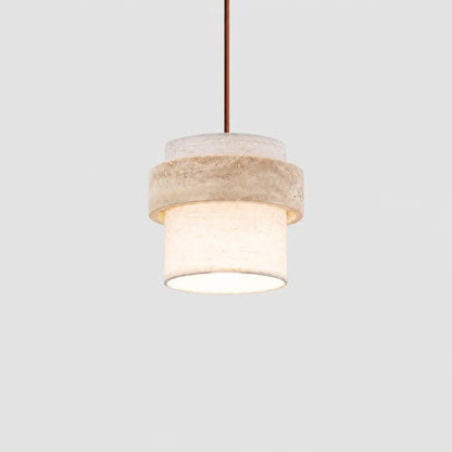 Hanglamp met natuurlijke travertin voet en ronde stoffen kap in wabi-sabi stijl