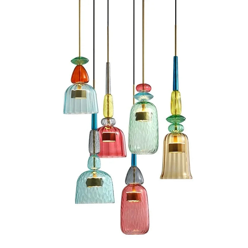 Detail van de glazen lampenkap van de hanglamp