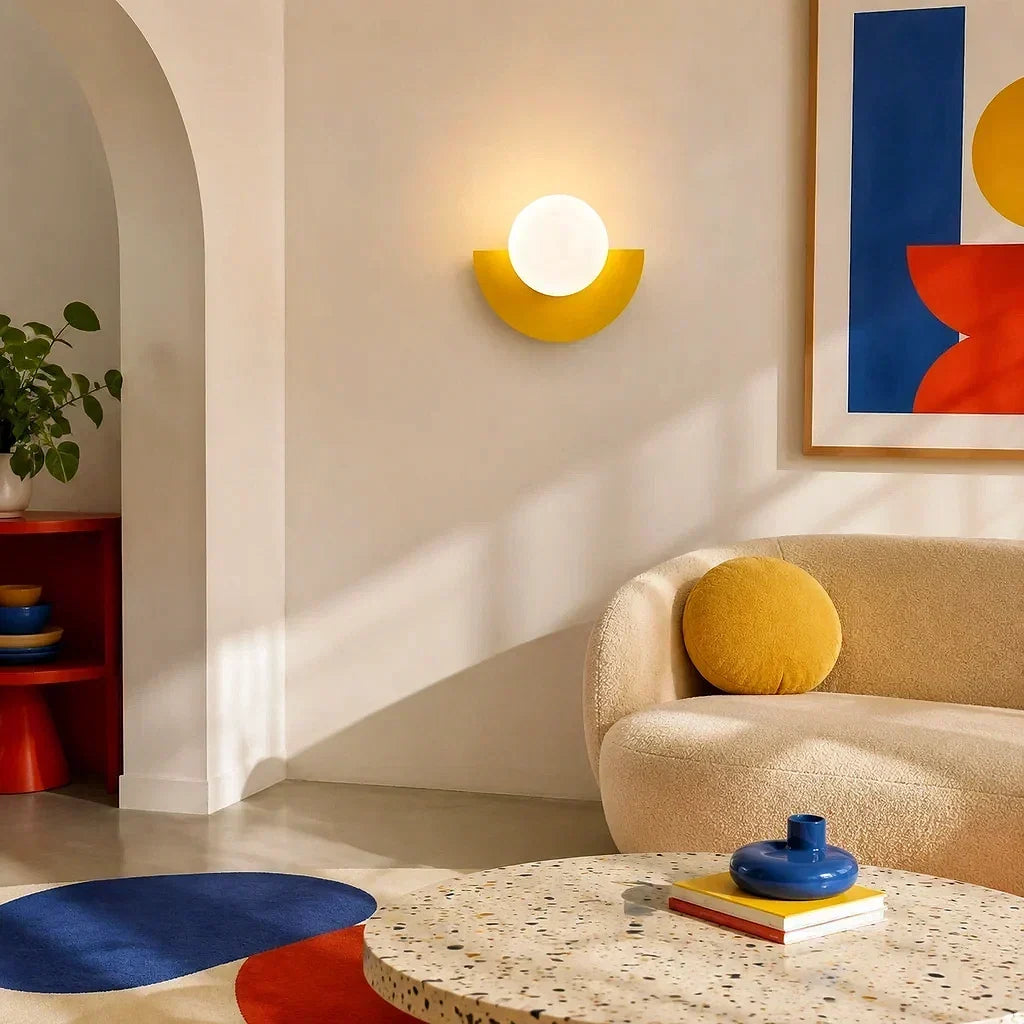 sfeervolle kleurrijke wandlamp passend bij een eigentijds interieur