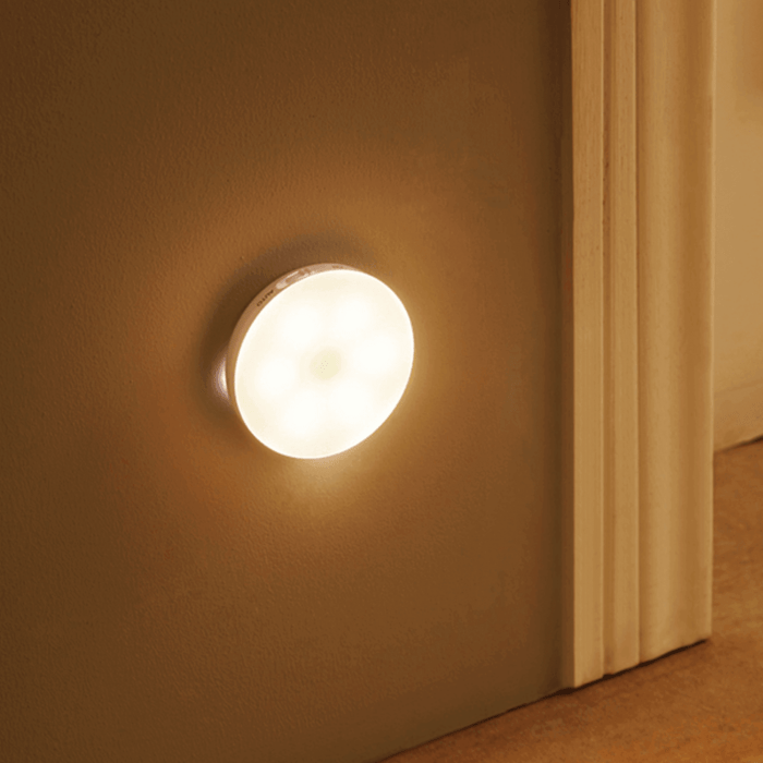 circly™ smart motion-activated lamp