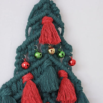 Close-up van de gevlochten macramé details van de kerstboom