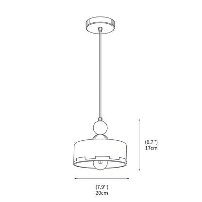 Hanglamp van glas met houten detail boven een eettafel
