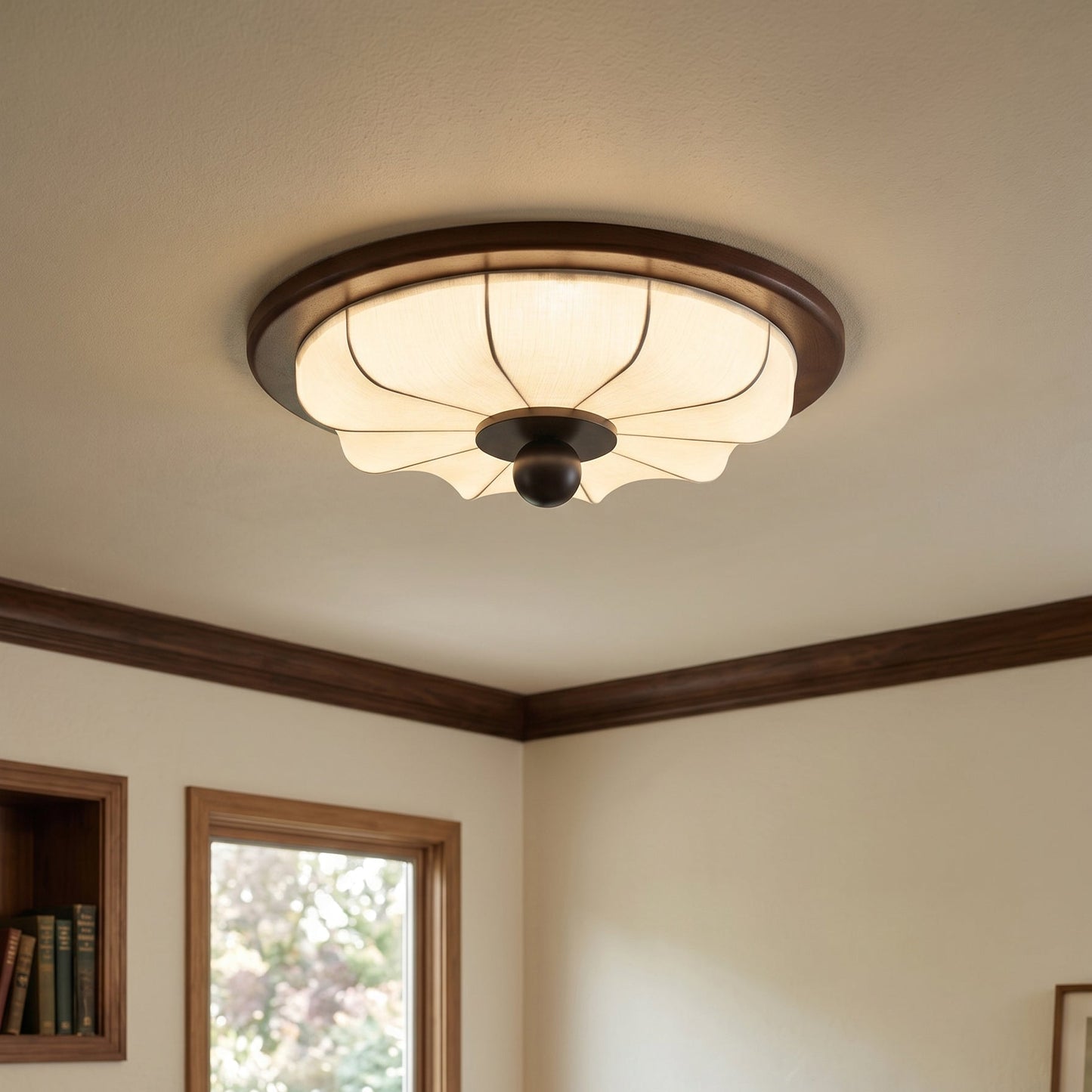 plafondlamp met houten rand als sfeerverlichting in de slaapkamer
