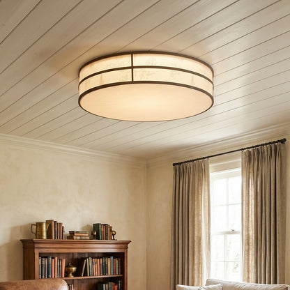 Moderne plafondlamp met ronde stoffen kap in drumvorm