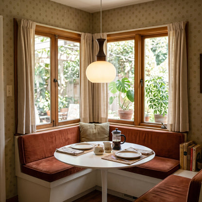 Hanglamp van natuurlijke materialen in Scandinavische woonstijl