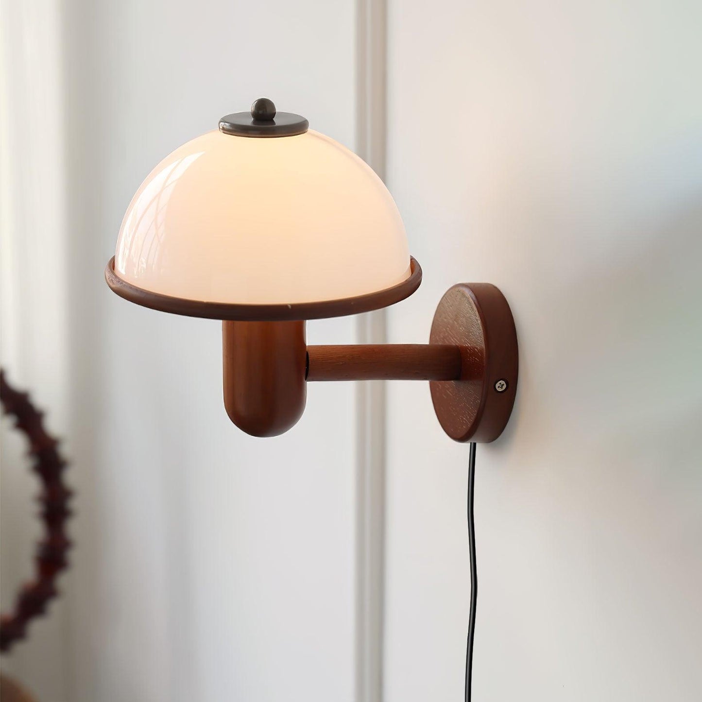 schitterende houten wandlamp in paddestoelvorm