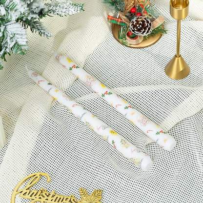 Kerstdecoratie met decoratieve kaarsen van was